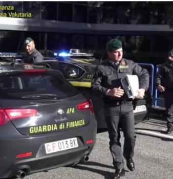 Frode Iva sui carburanti, la Finanza scopre evasione da 100 milioni: 7 arresti