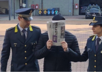 Prestanome e subappalti illeciti. Imprenditore vicino alla camorra, arrestato con la moglie ’factotum’