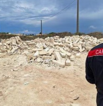 Ecoreati, in Italia 6.979 illeciti dal 2015. Campania al top, seguono Sardegna e Puglia