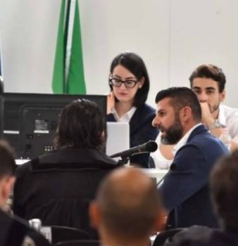 Processo Aemilia, Iaquinta: “Non c’entriamo”. Poi sbatte la porta e se ne va