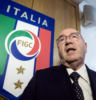 Calcio. La serie A batte un colpo: salta il contratto con lo sponsor delle scommesse