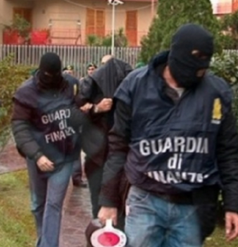 ‘Ndrangheta, operazione “Nebbia Calabra”. Colpo alla cosca Iamonte, 3 arresti per intestazione fittizia, sequestro milionario di beni [DETTAGLI]